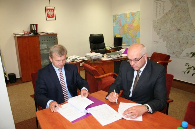 Podpisanie aneksu do umowy o dofinansowanie projektu „Razem ku samodzielności…” na 2012 rok